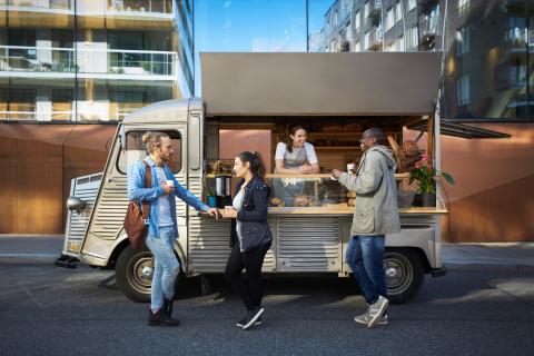 Café bus, lieu de rencontres et d'échanges