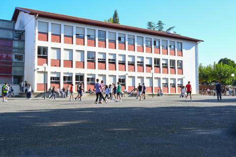 Cour du collège Elhuyar d'Hasparren